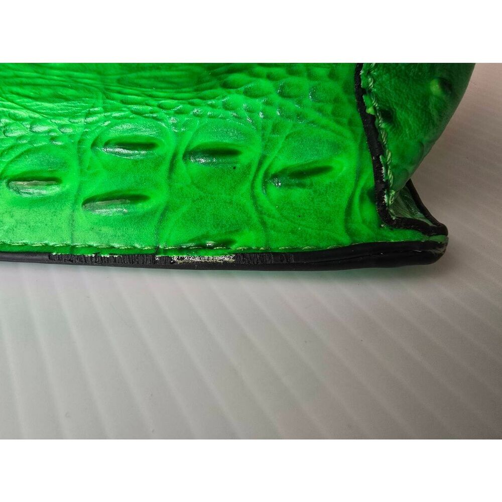 Phone Crossbody Neon Green Bumpy Crocodile Pattern - Picture 10 of 10